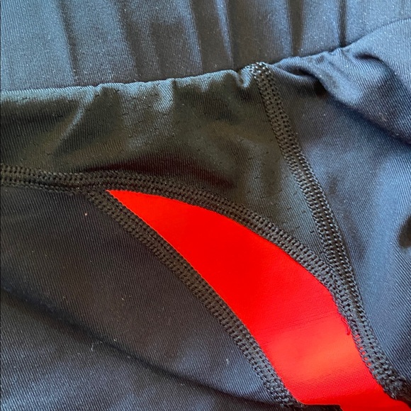 Under Armour Compression Capris - Picture 10 of 10